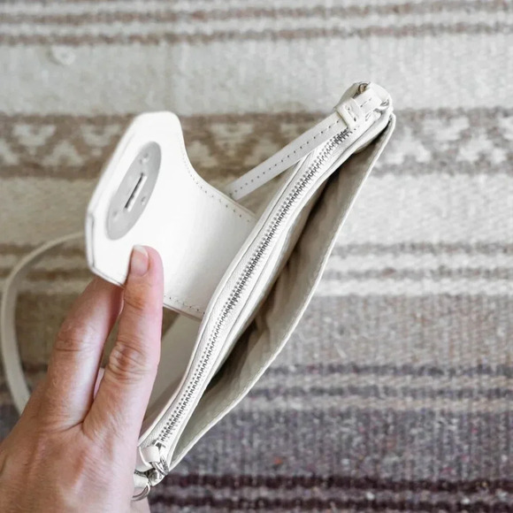 Michael Kors White Shoulder Bag - Picture 6 of 11